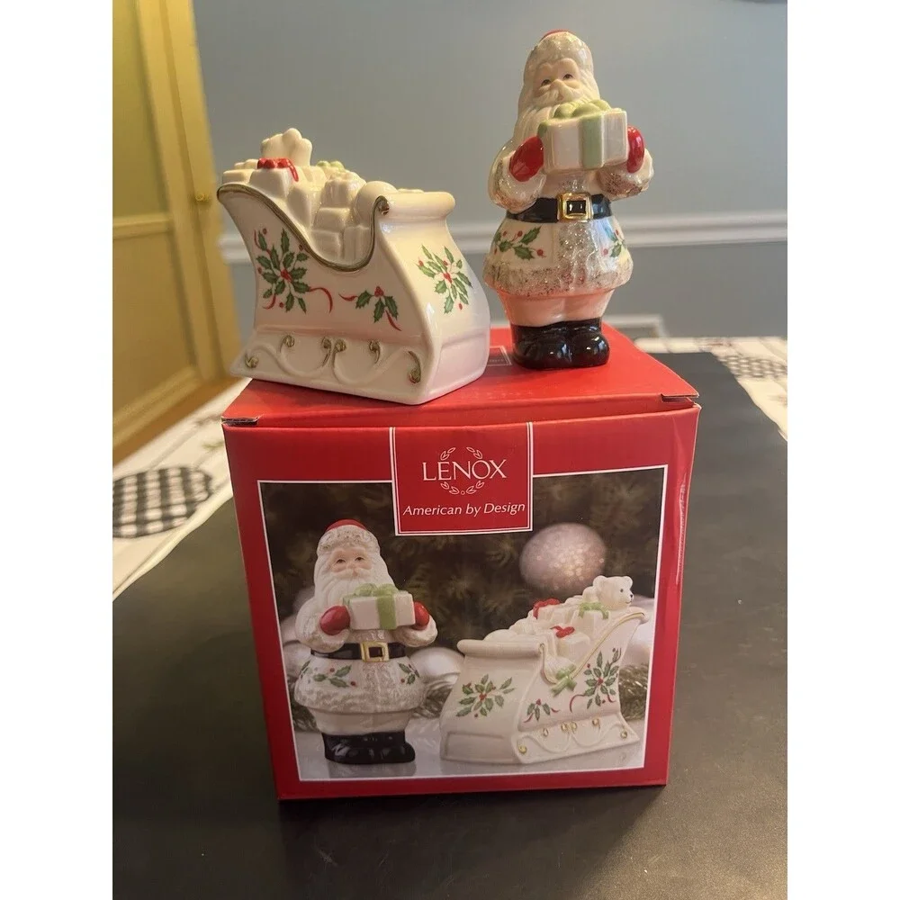 Lenox Santa & Sleigh Filled With Toys Salt & Pepper Shaker Set NIB